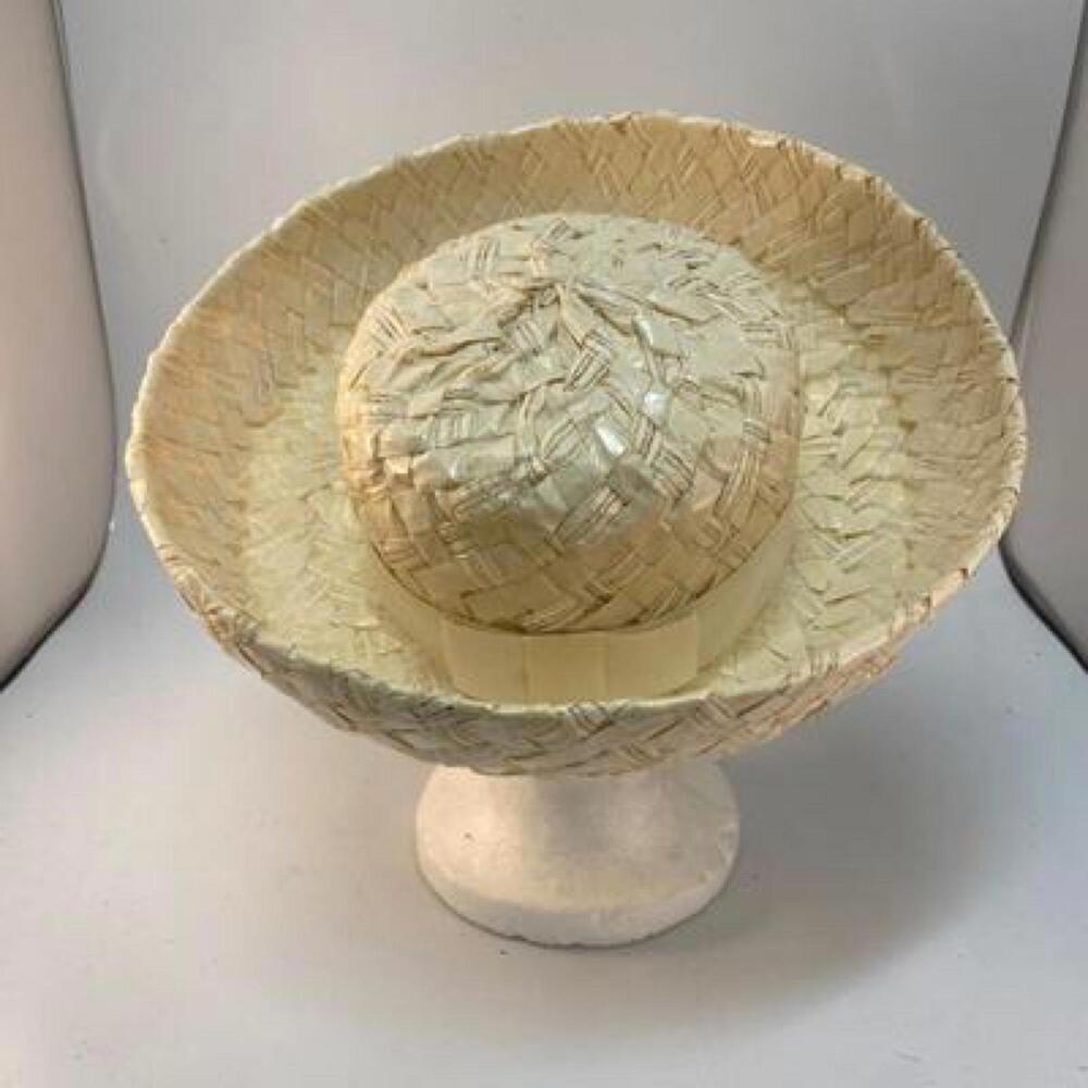 Vintage Leslie James White Raffia Woven Hat - Picture 2 of 7